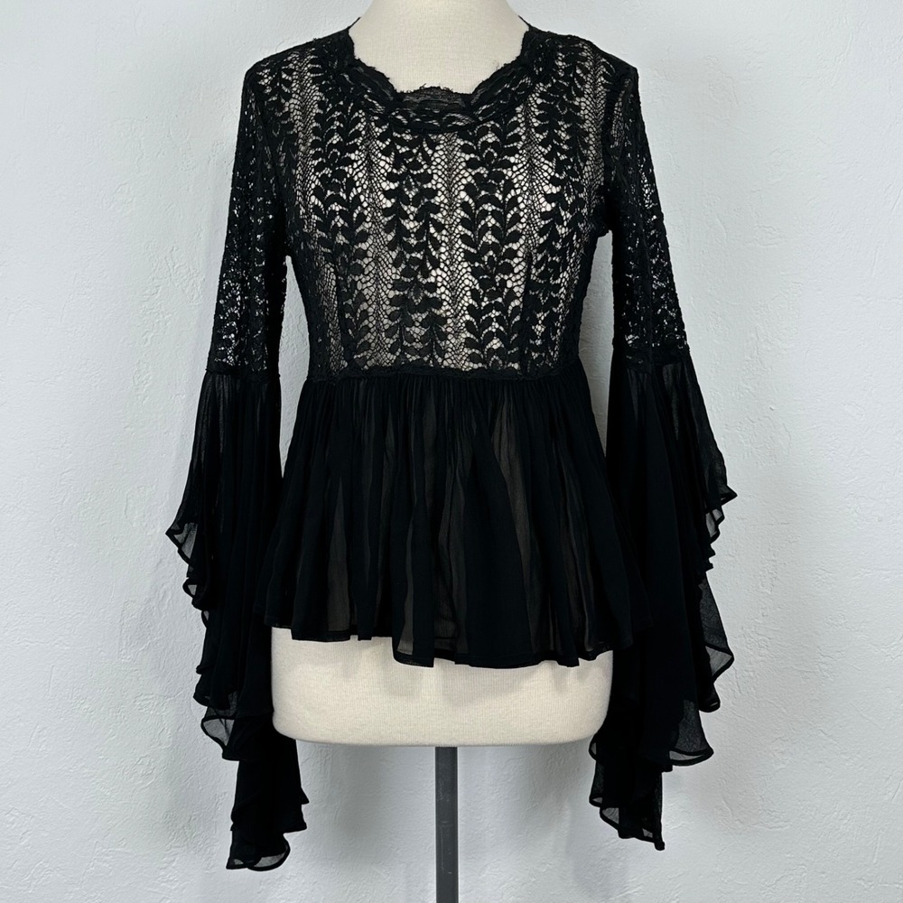 Womens Romantic Goth Fairy Witchy Top Sz Small Lace Dramatic Bell Sleeve Black